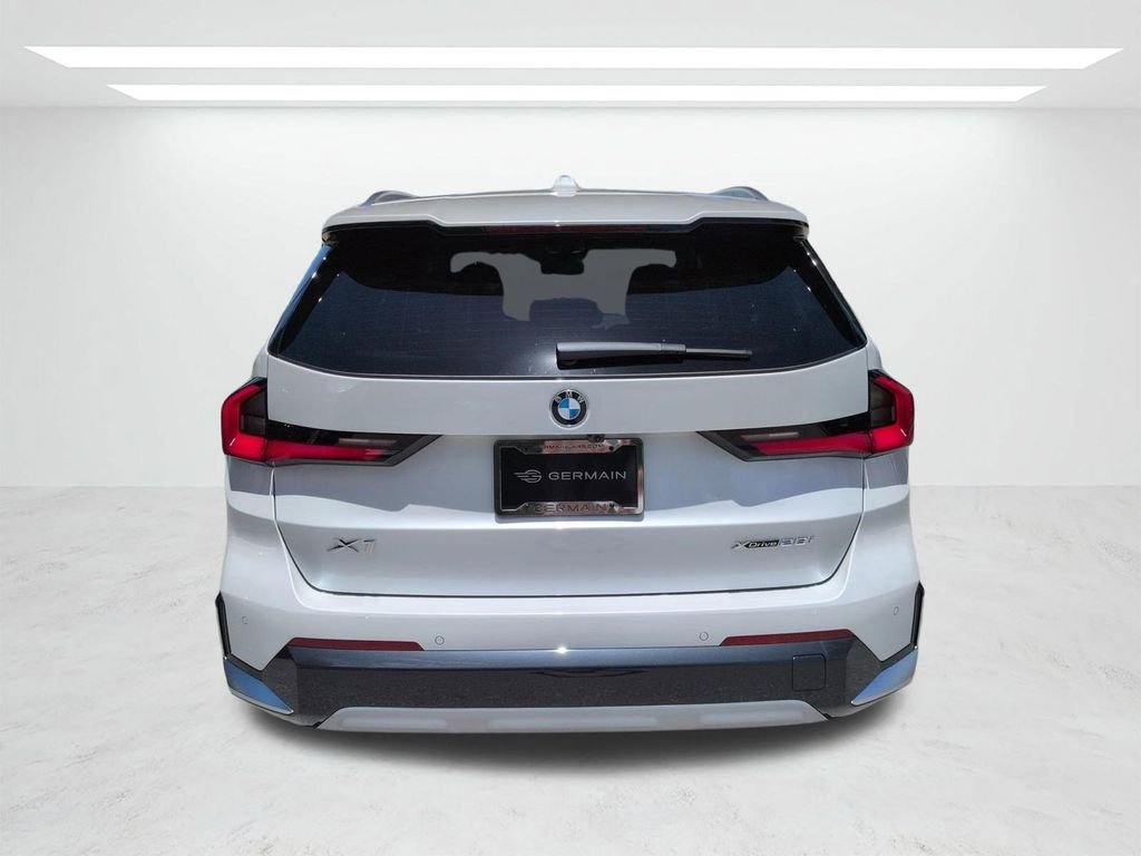 New 2026 Mineral White Metallic BMW xDrive28i image 5