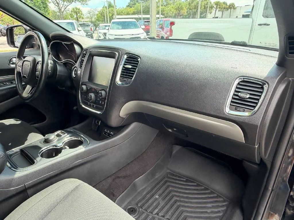 Used 2014 Black Dodge SXT image 19