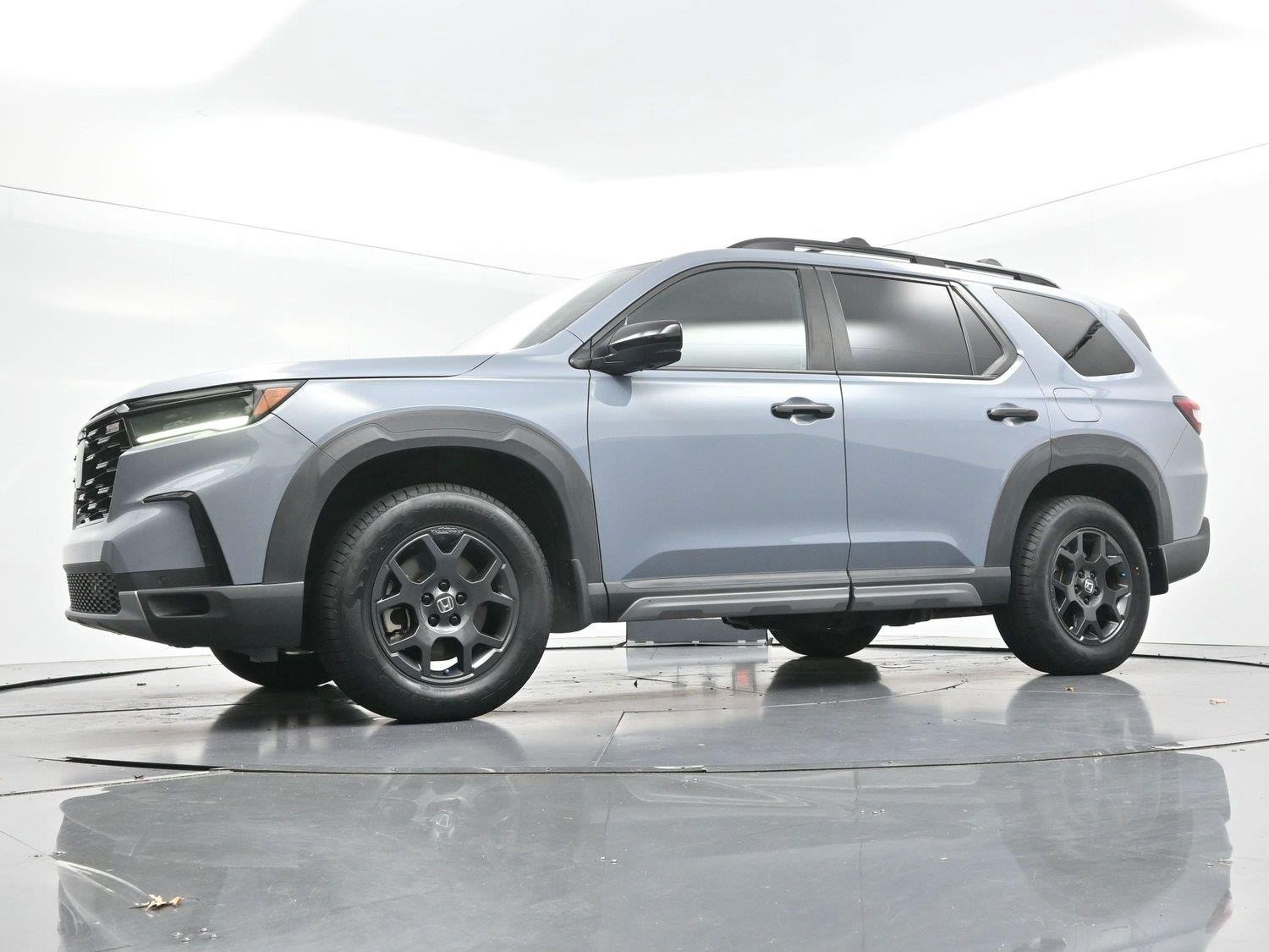 Used 2023 Sonic Gray Pearl Honda TrailSport image 49