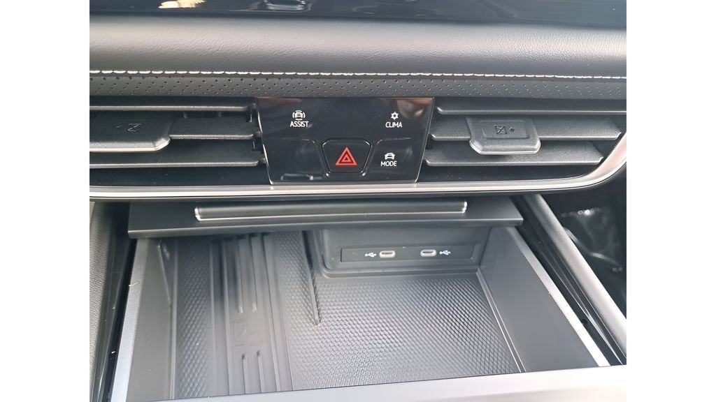 New 2026 White/off-white Volkswagen 2.0T SE image 19