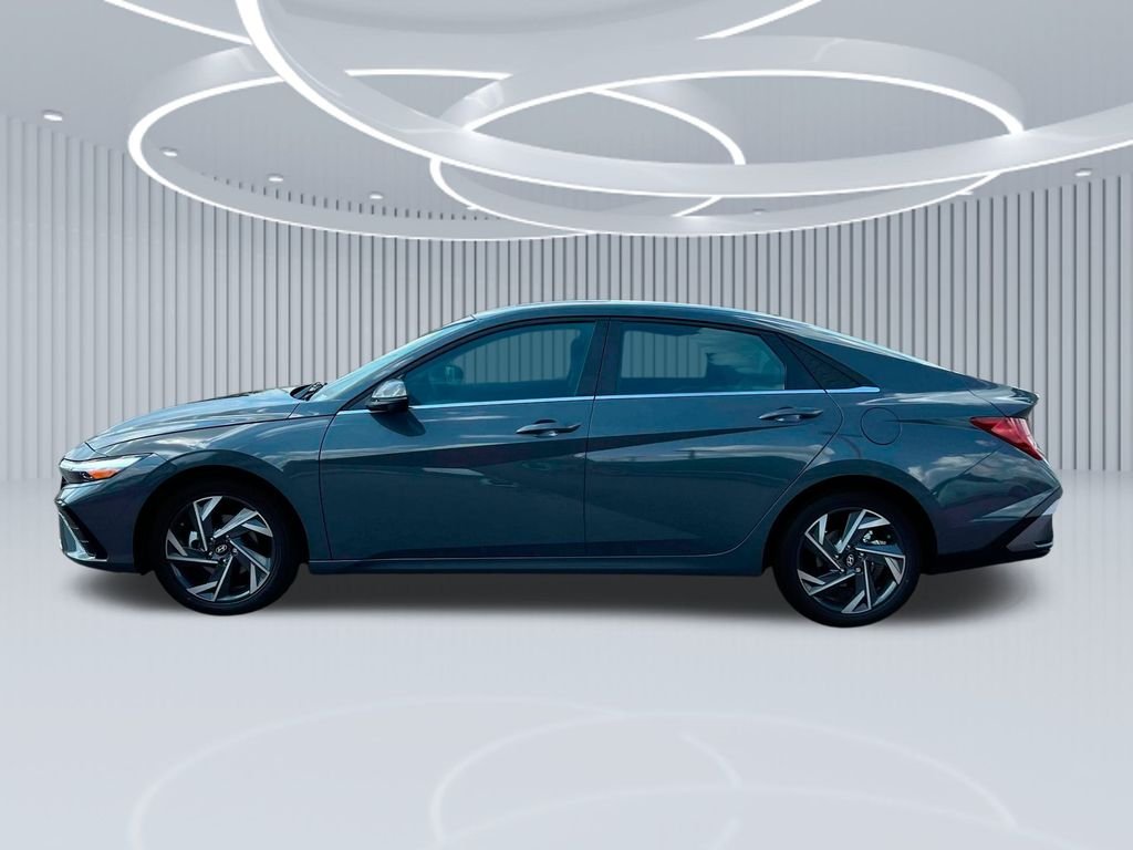 2025 Hyundai Elantra Limited - Photo 22