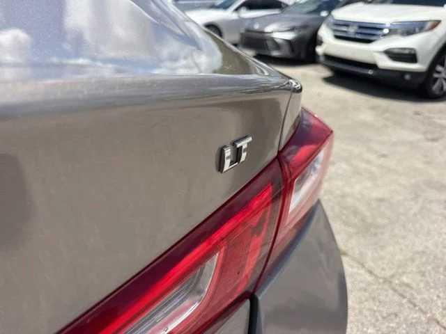 Used 2023 Gray Chevrolet LT image 6
