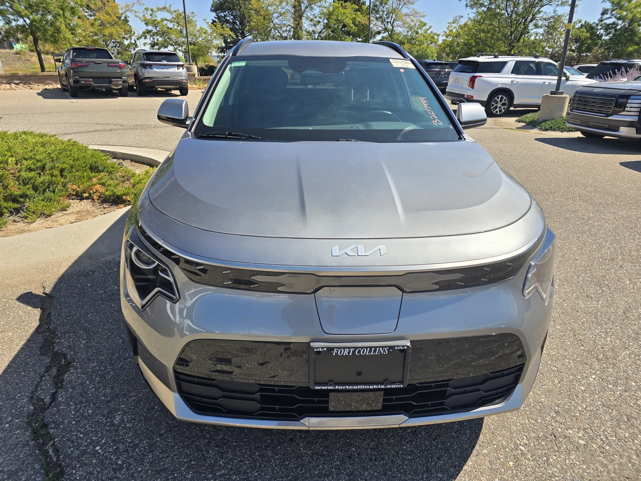 Used 2024 Steel Gray Kia Wind image 9