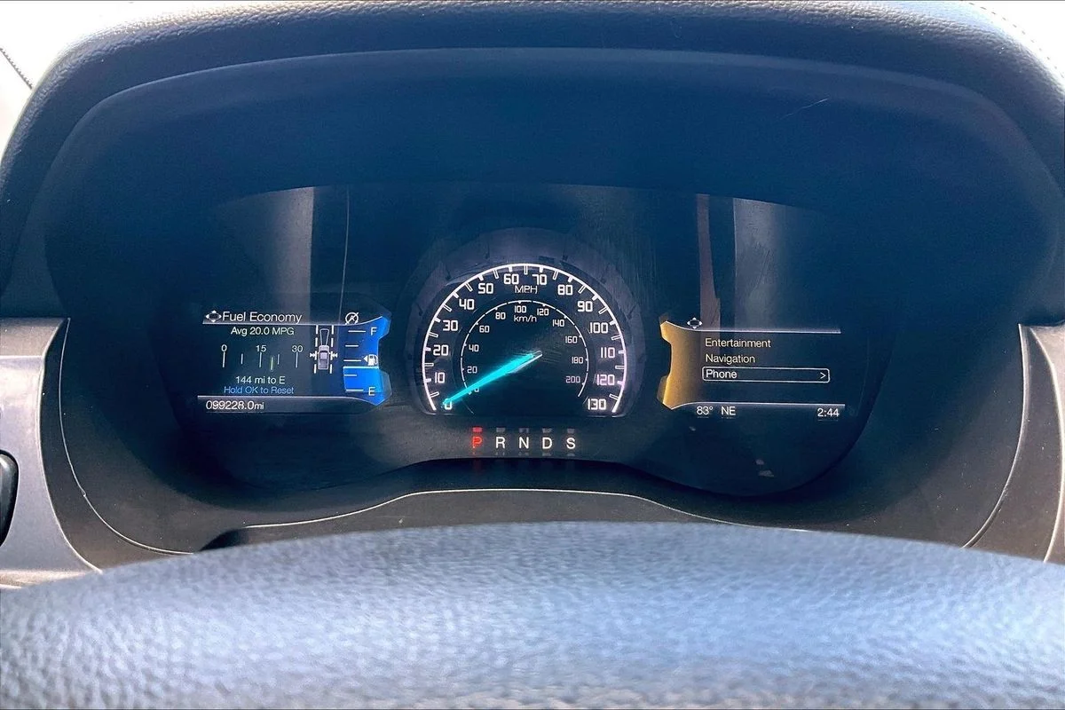 Used 2019  Ford LARIAT image 14