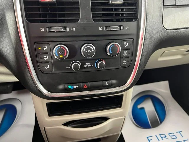 Used 2019 Silver Dodge SE image 25
