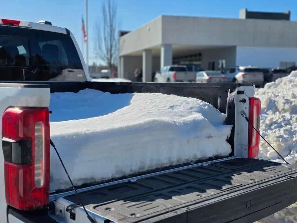 New 2026 Oxford White Ford LARIAT image 5