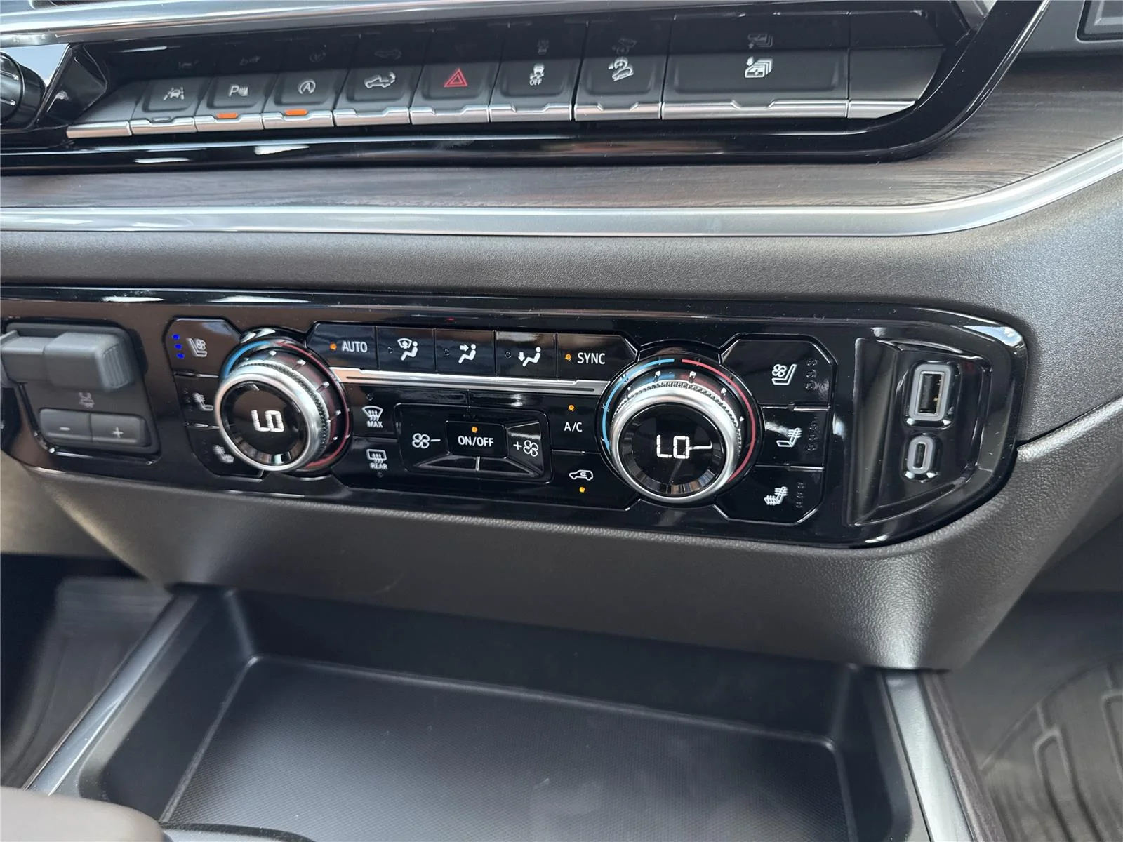 New 2026 Sterling Metallic GMC SLT image 27