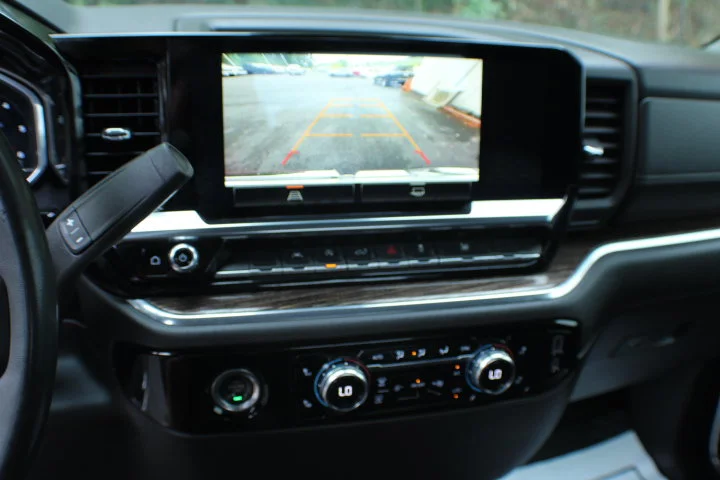 Certified Used 2023 SUMMIT WHITE GMC SLE image 14