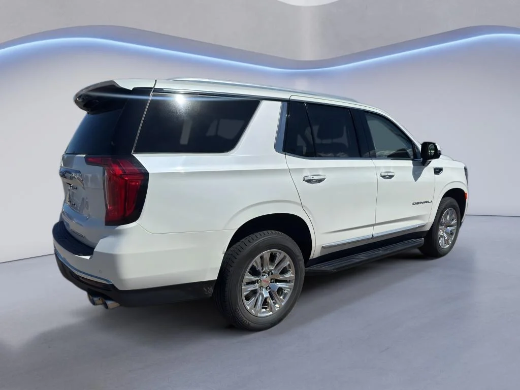 Used 2021 White Frost Tricoat GMC Denali image 6