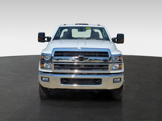 Used 2024 White Chevrolet 1WT image 11