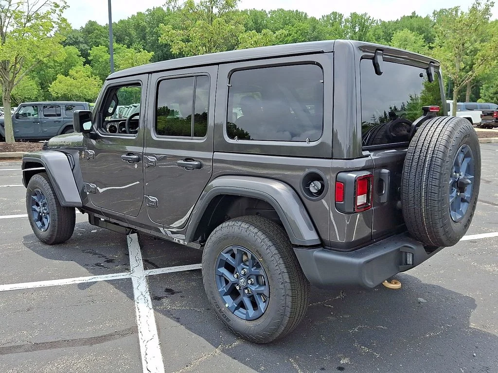New 2026 Granite Crystal Metallic Clear-Coat Exterior Paint Jeep 85th Anniversary Edition image 3