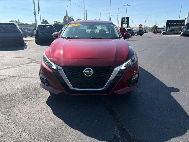 Used 2019 Red Nissan 2.0 Edition ONE image 22