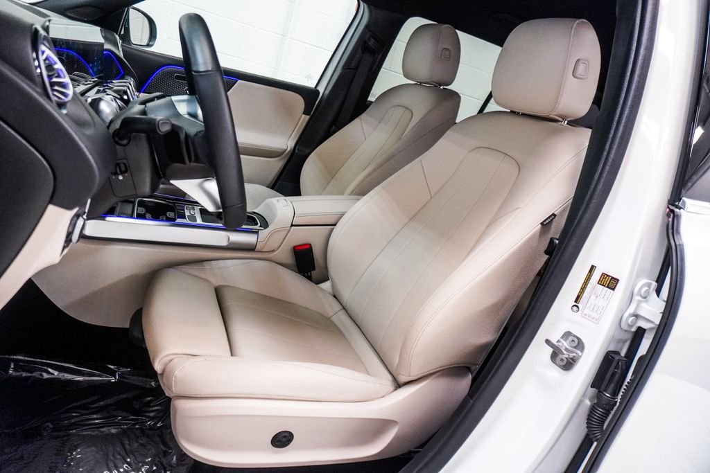 Used 2025 White Mercedes-Benz GLB 250 image 6