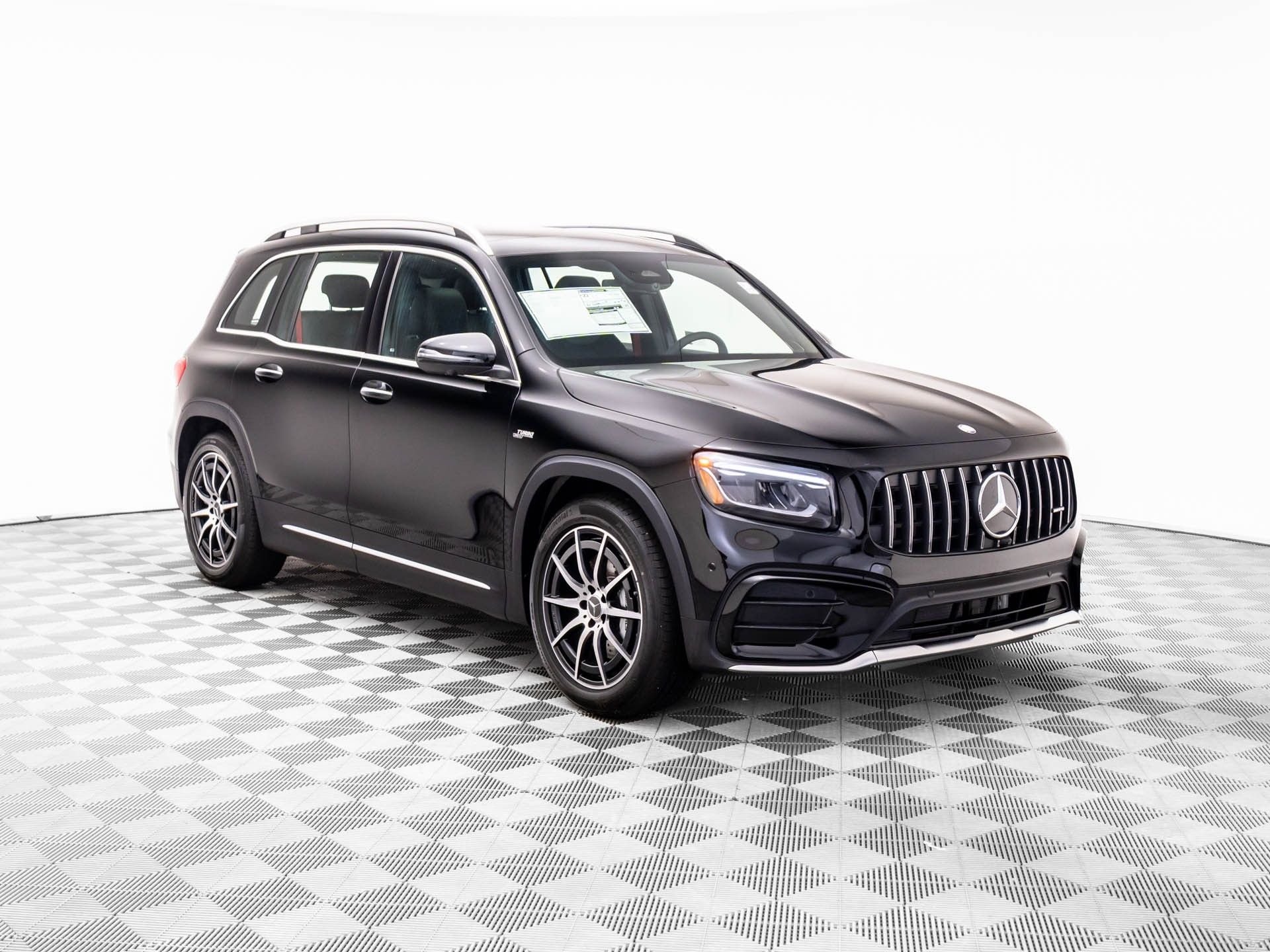 2026 Mercedes-Benz GLB AMG GLB 35 - Photo 7