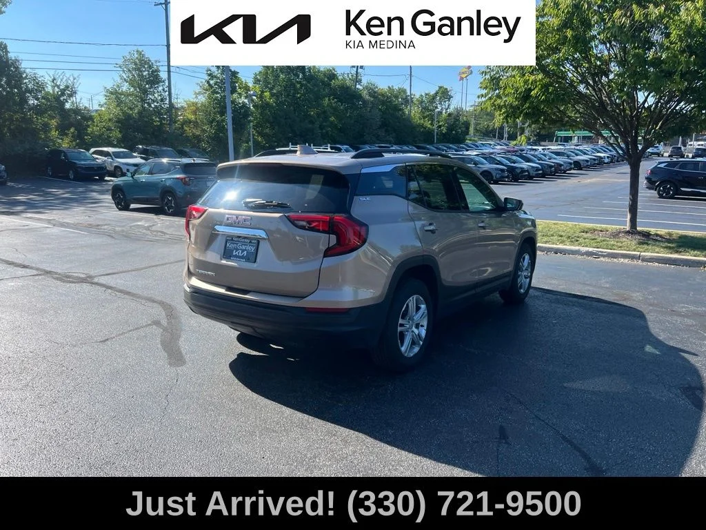 Used 2018 Brown GMC SLE image 5