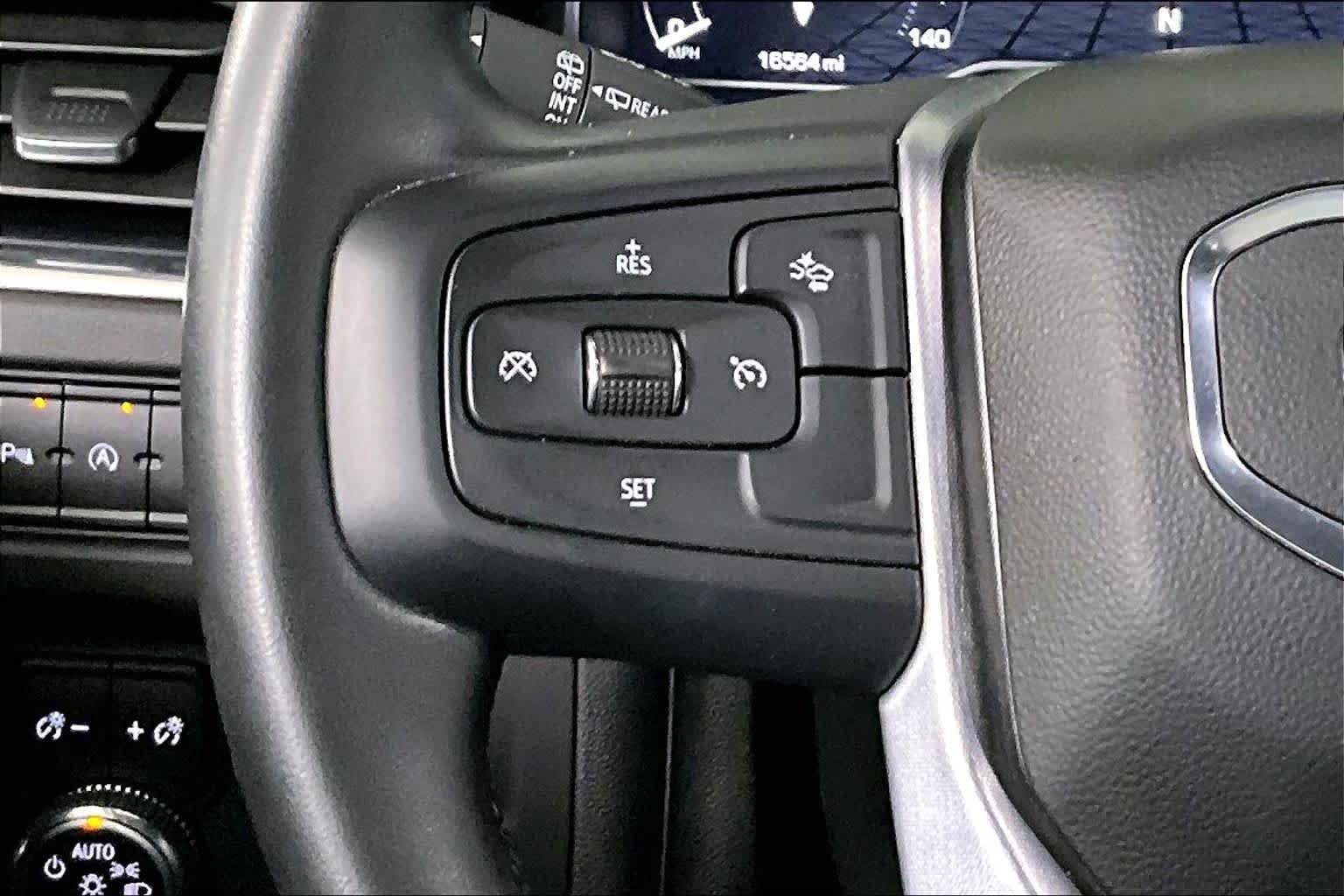 Used 2023 Pearl Beige Metallic GMC SLT image 23