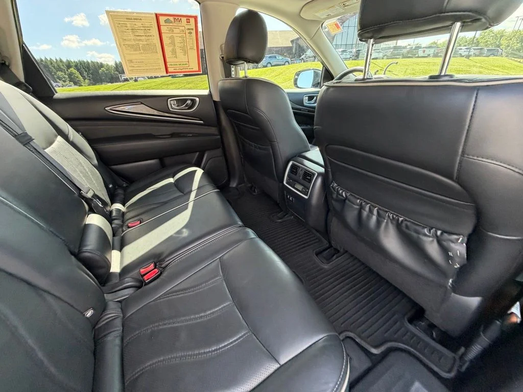 Used 2019 White INFINITI LUXE image 44