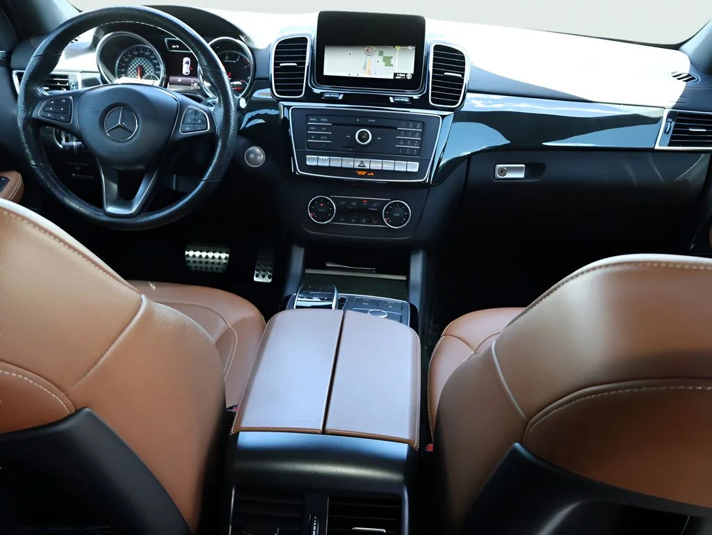 Used 2019 designo Diamond White Metallic Mercedes-Benz GLE 43 AMG® image 16