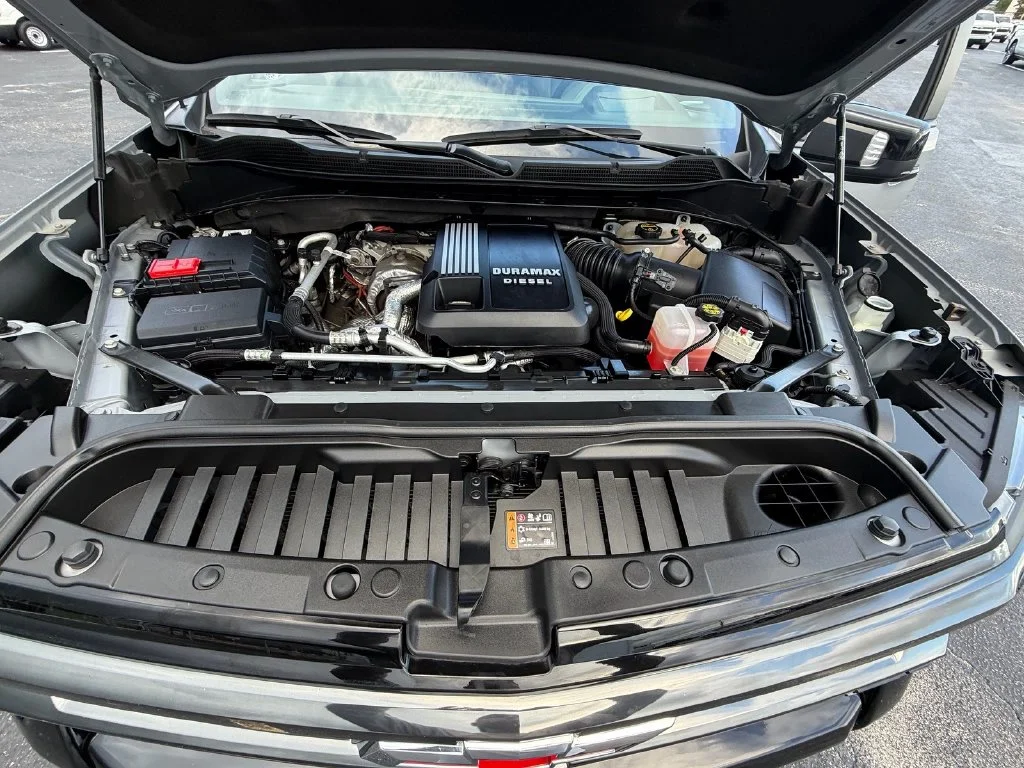Used 2024 Gray Chevrolet ZR2 image 21