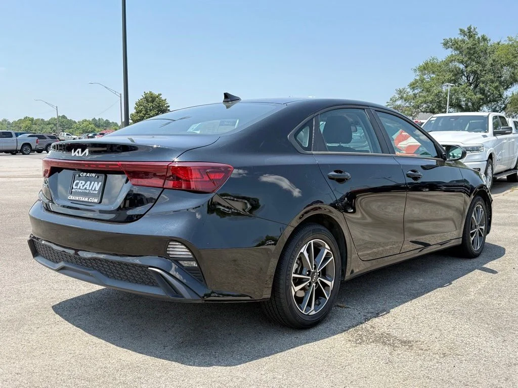Used 2024 Black Kia LXS image 7