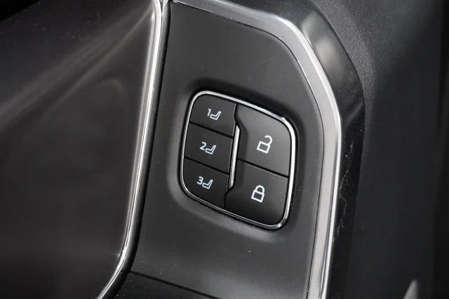 Used 2026 Agate Black Metallic Ford Platinum image 17