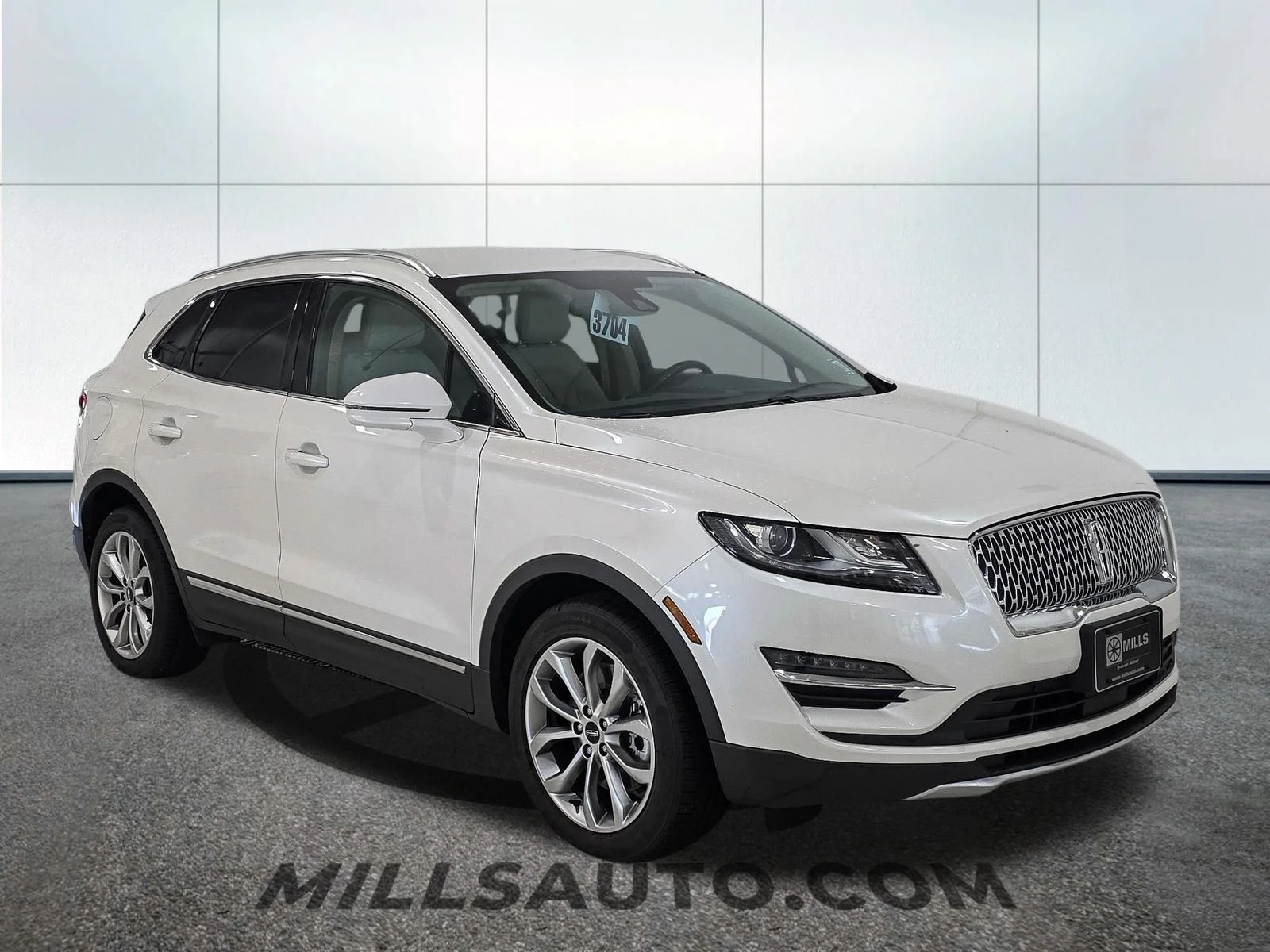 Used 2019 White Lincoln Select image 10