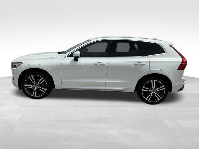 Used 2019 White Volvo T5 Momentum image 7
