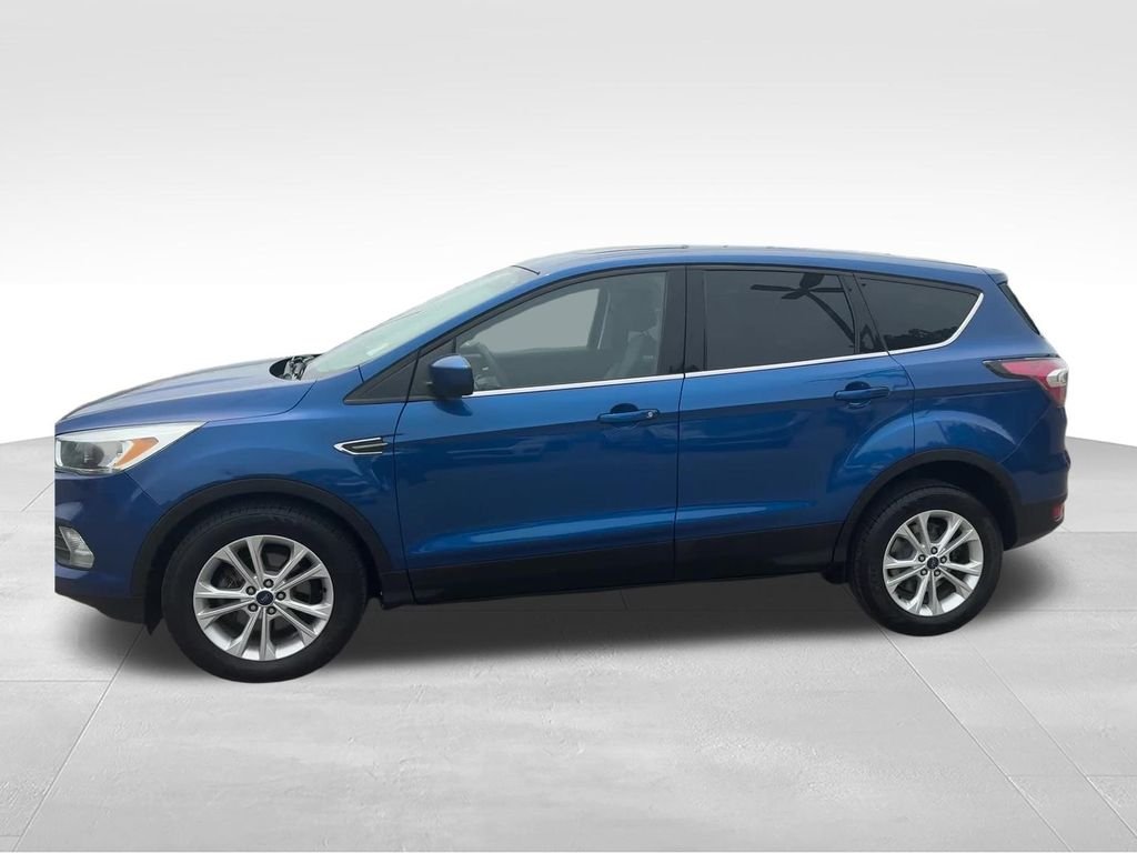 Used 2017 Ford Escape SE with VIN 1FMCU0GD2HUB50752 for sale in Richmond, IN