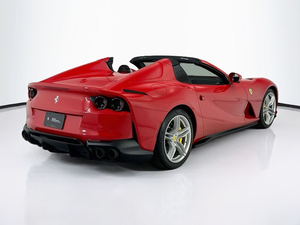 Used 2023  Ferrari Base image 5