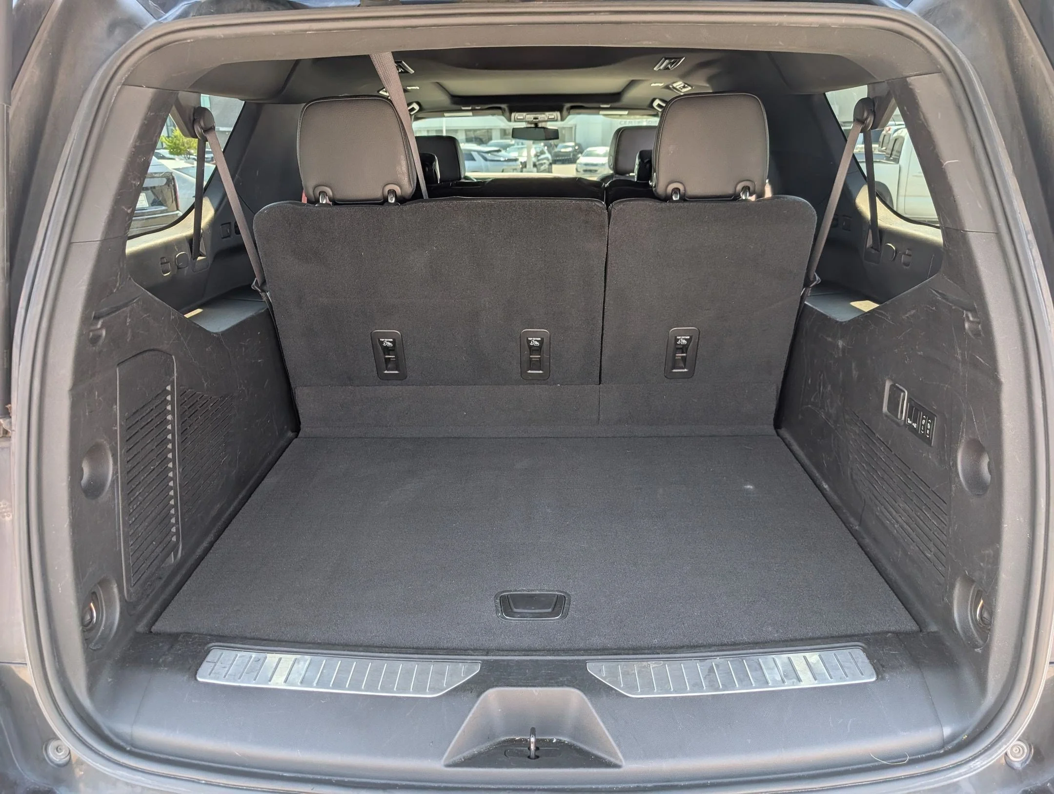 Used 2021 Onyx Black GMC Denali image 32
