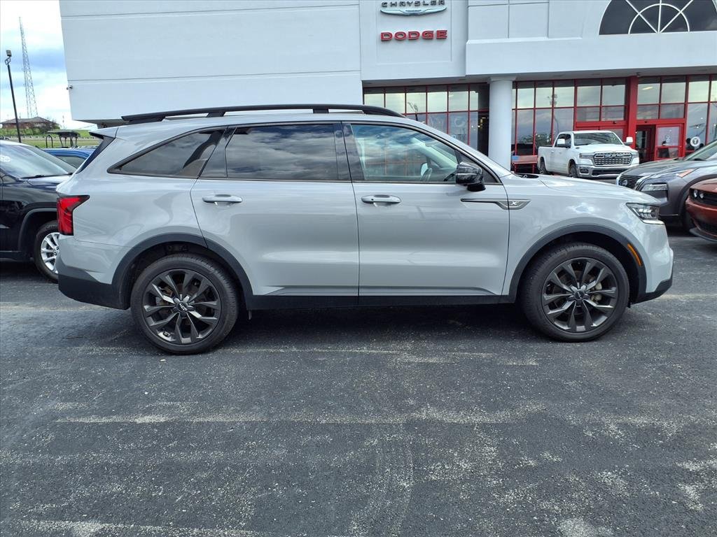 Used 2022 Wolf Gray C7s Kia X-Line SX Prestige image 4