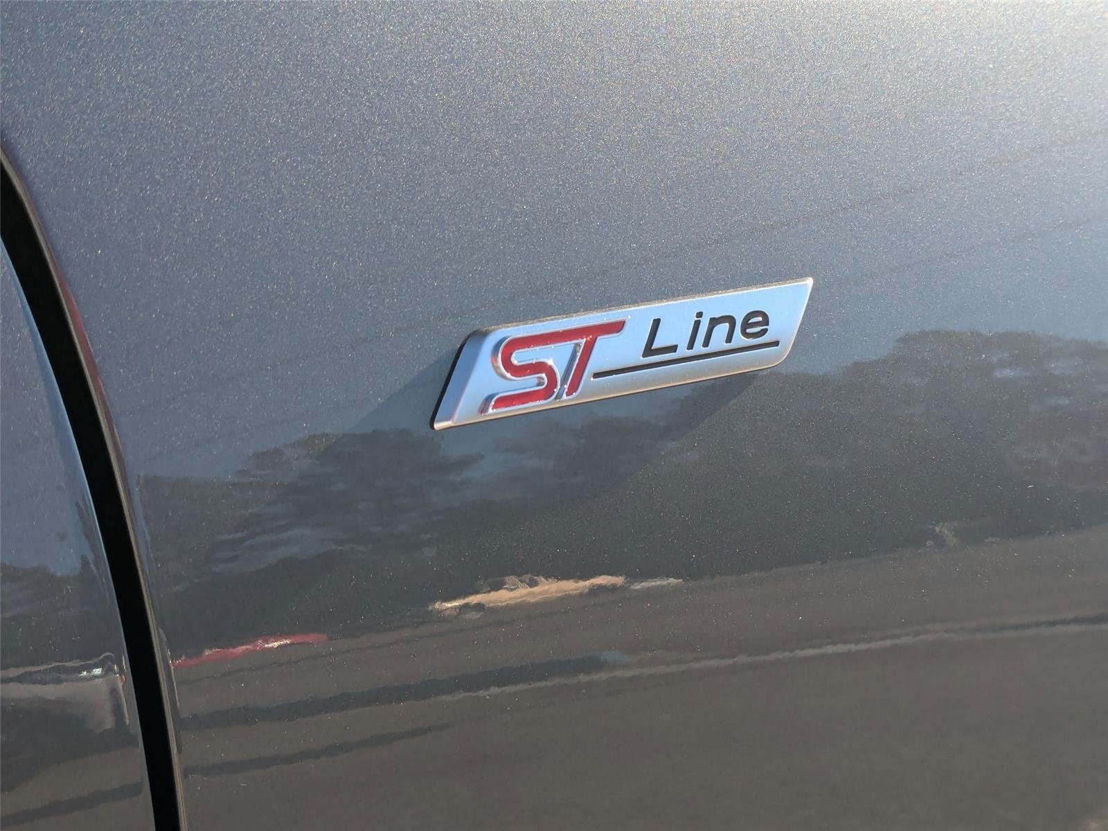 New 2025 Carbonized Gray Metallic Ford ST-Line image 45