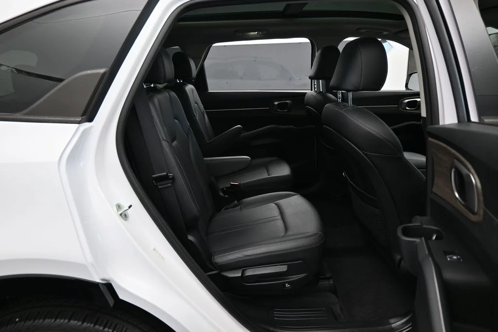 Used 2022 Glacial White Pearl Kia EX image 40