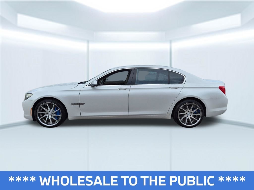 Used 2009 White BMW 750Li image 2