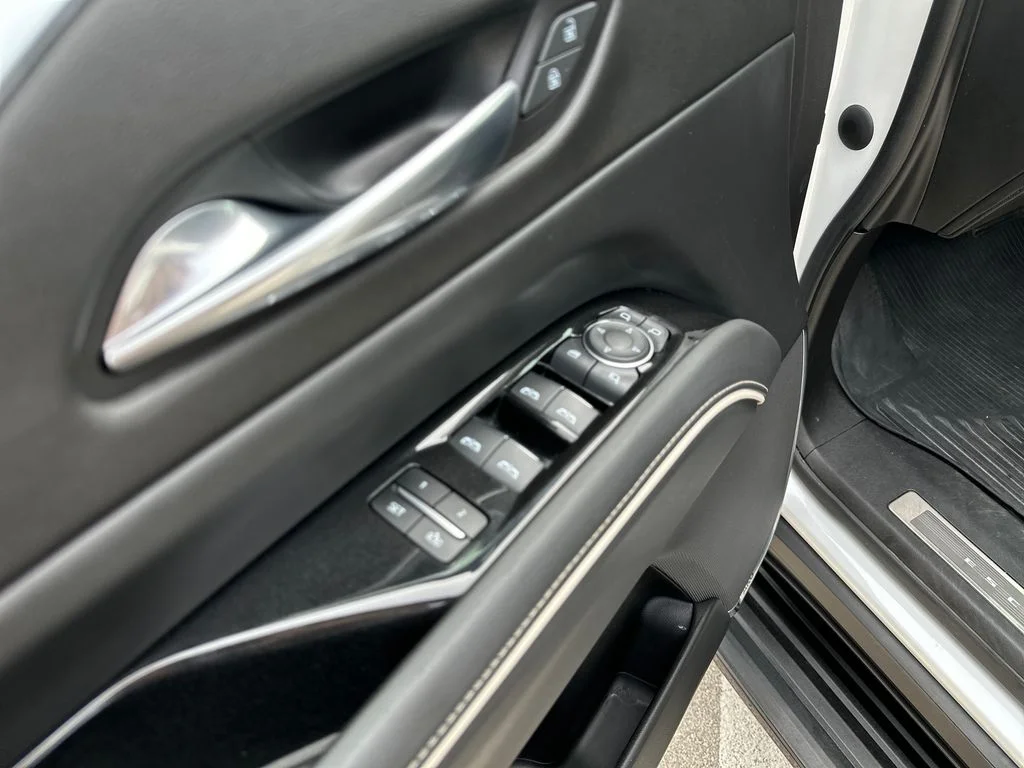 Used 2022 White Cadillac Sport image 21