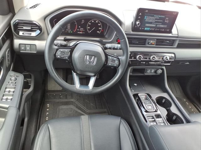 Used 2025 Red Honda EX-L image 18