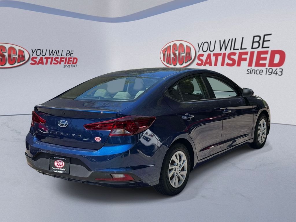 Used 2020 Blue Hyundai SE image 5