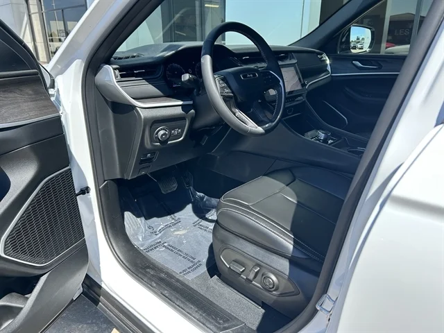 Used 2026 WHITE JEEP Limited image 19