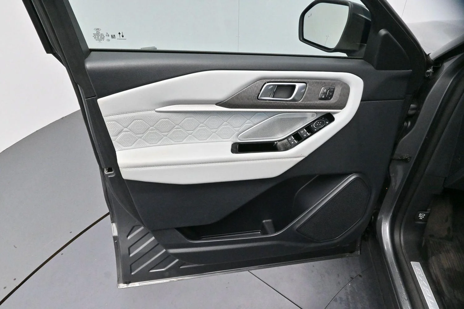 Used 2025 Carbonized Gray Ford Platinum image 9