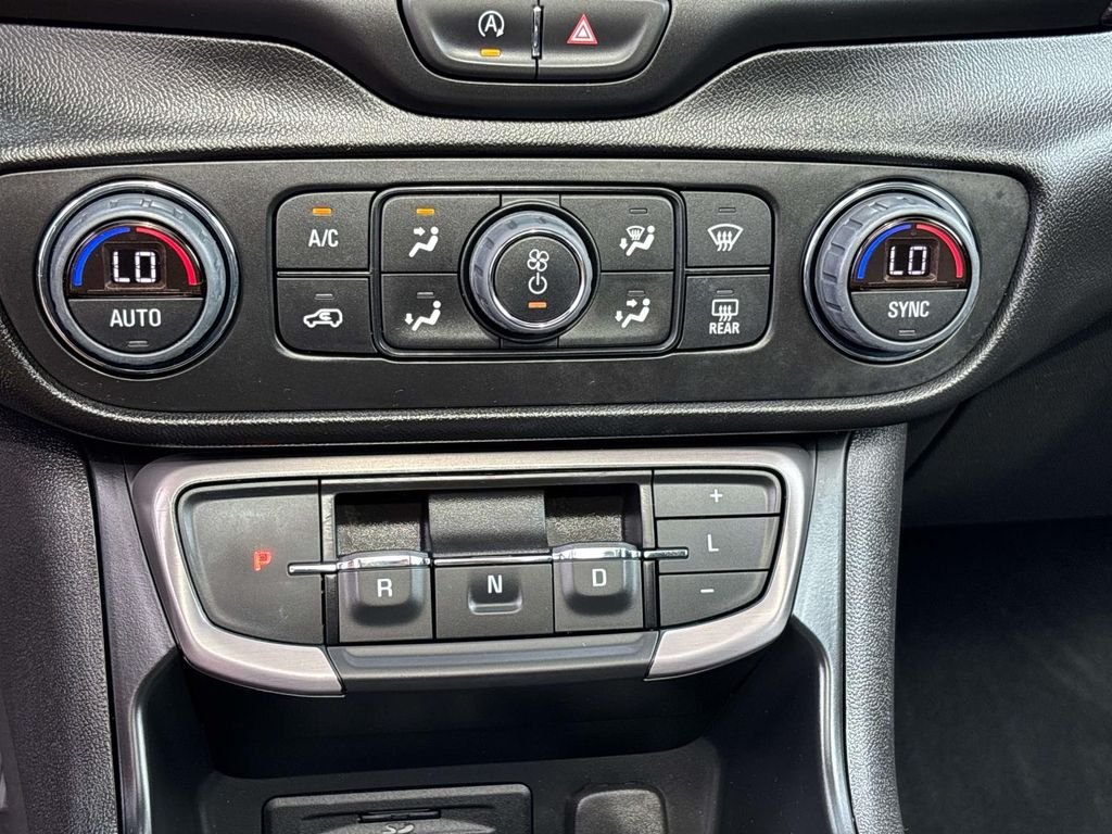 Used 2023 Silver GMC AT4 image 29