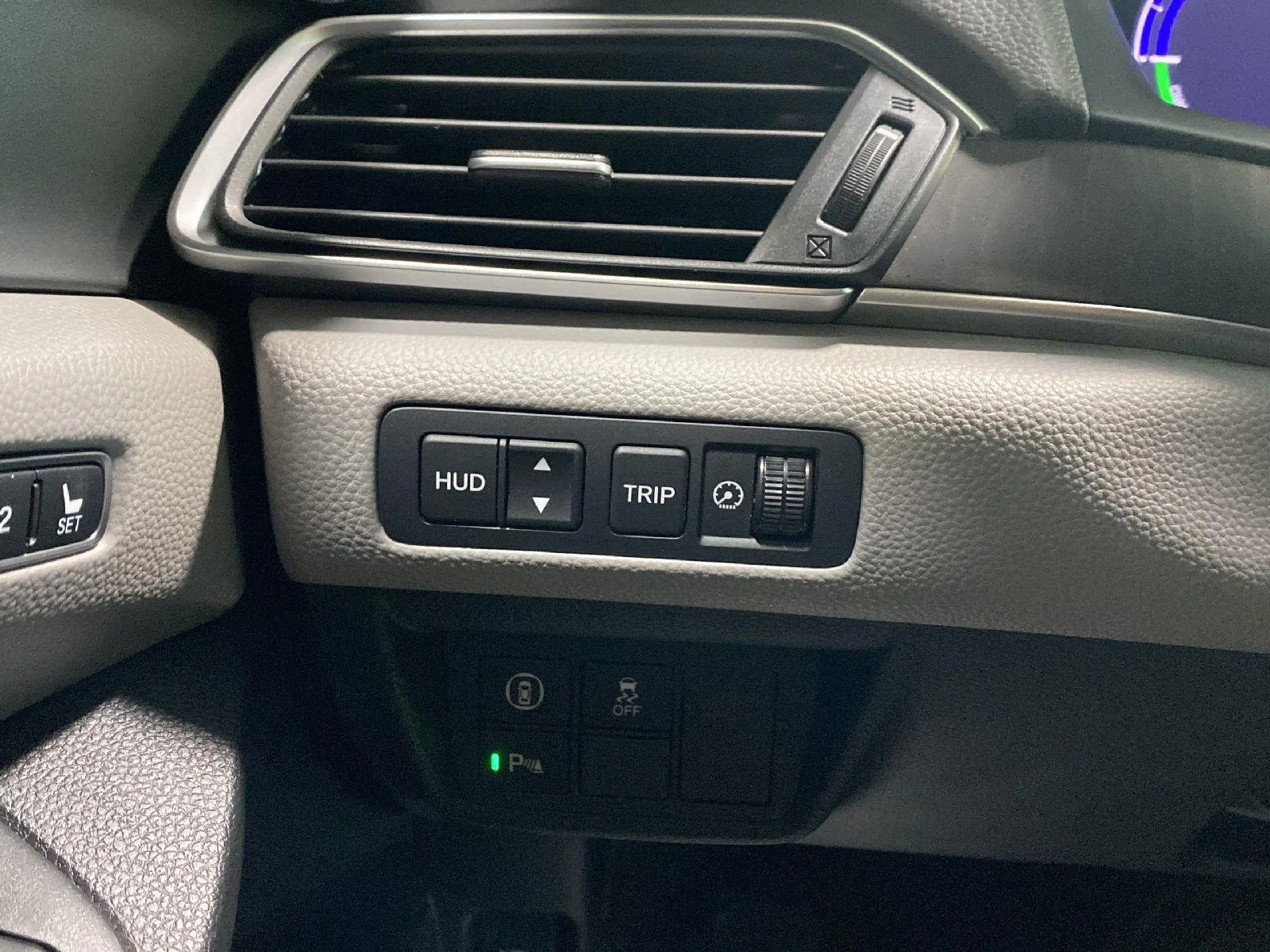 Used 2018 Modern Steel Metallic Honda Touring image 30