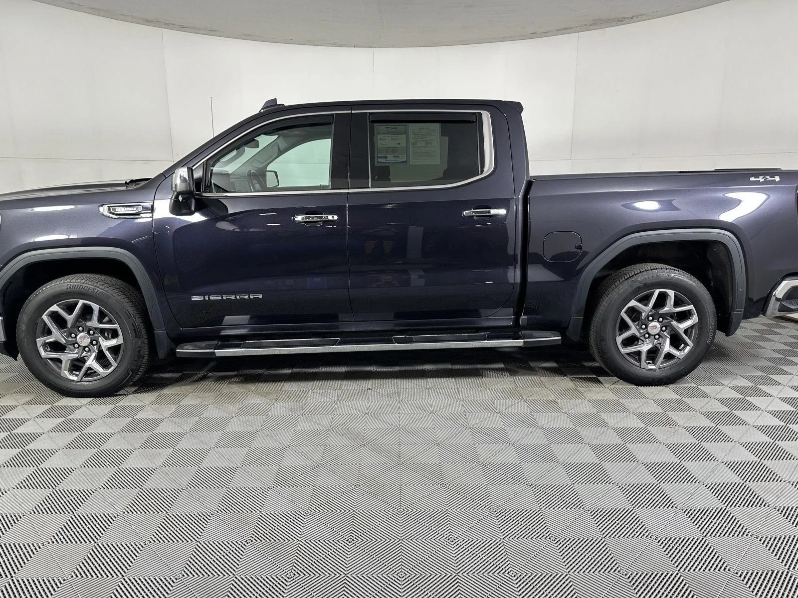 Used 2024 Titanium Rush Metallic GMC SLT image 20