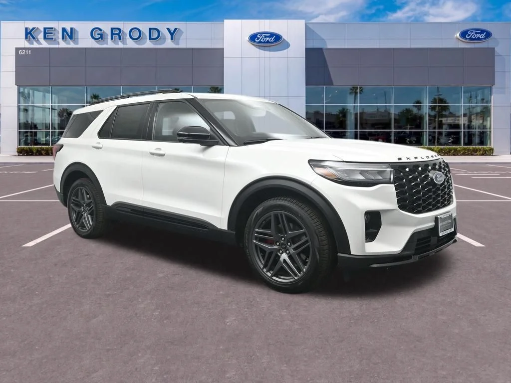 2026 Ford Explorer ST 4WD's photo