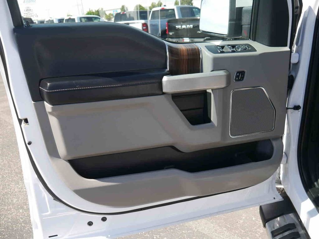 Used 2016 White Ford Lariat image 28