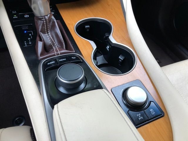Used 2019 White Lexus 350 image 34
