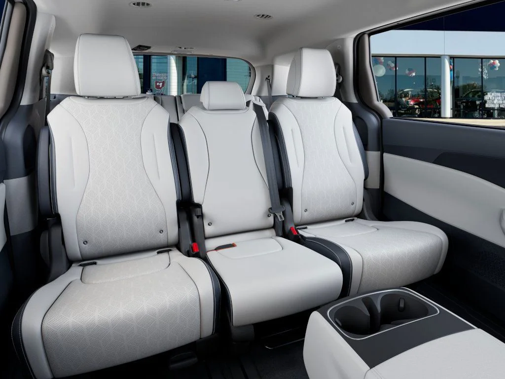 New 2026 Snow White Pearl Kia EX image 16