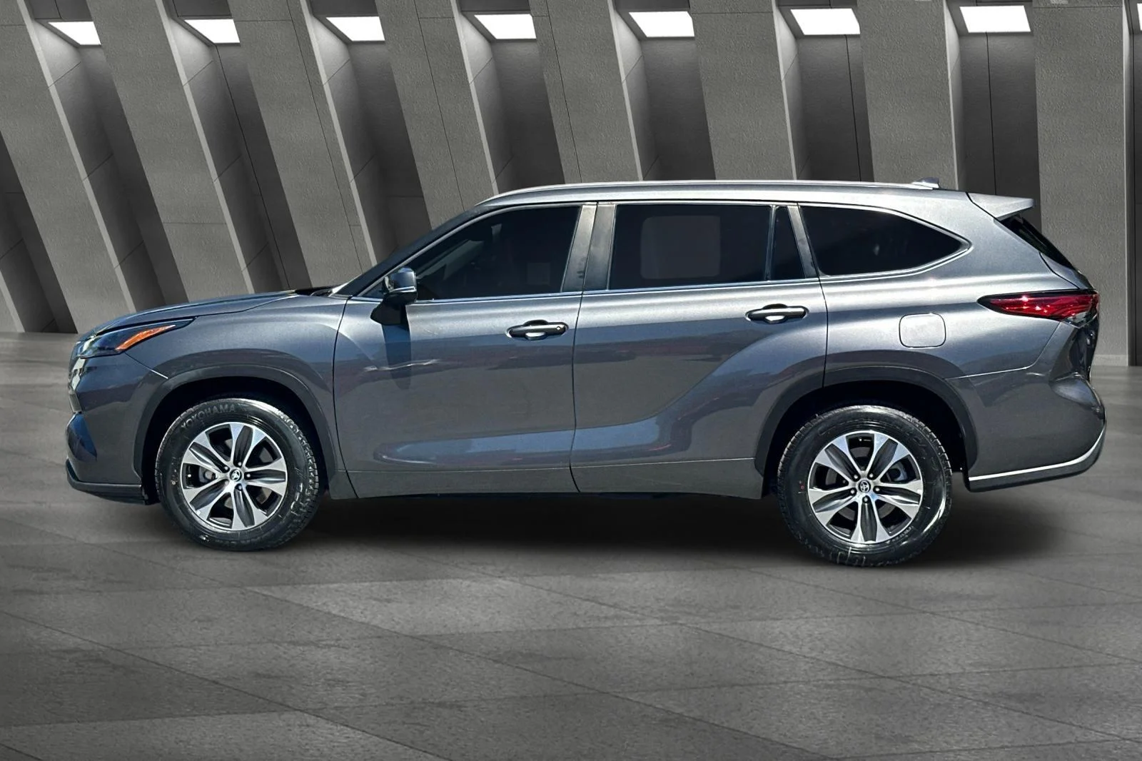 Used 2023 Gray Toyota XLE image 8