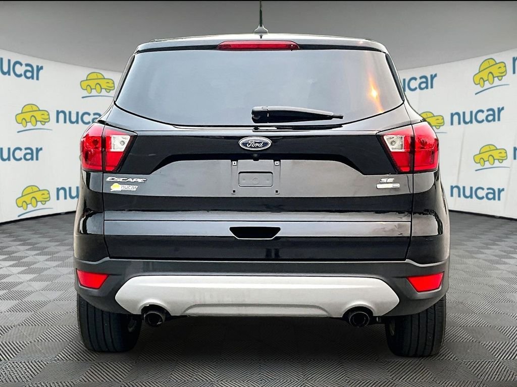 Used 2019 Black Ford SE image 5