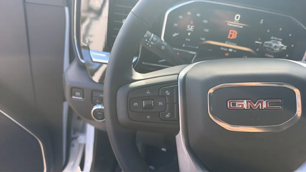 New 2026 Summit White GMC Elevation image 27