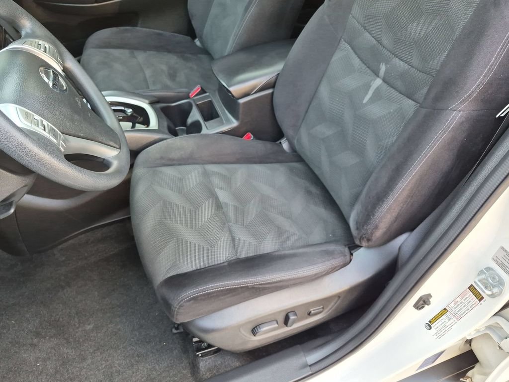 Used 2014 White Nissan SV image 21